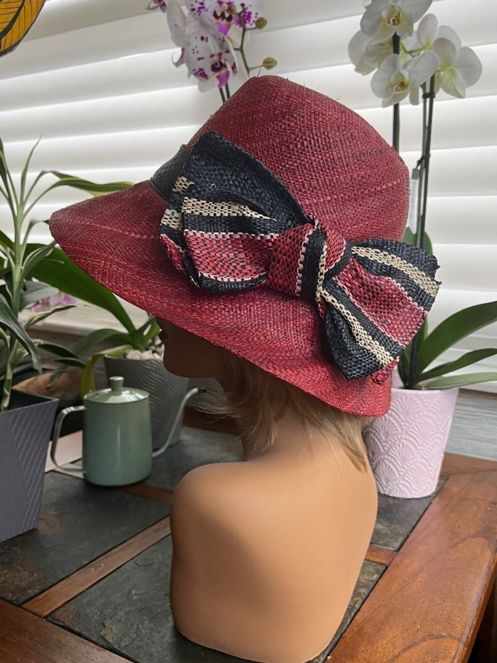 ONIGO 100% Rafia Cloche / Bucket Hat  Hand Made in Madagascar  Beautiful  NWOT - Picture 4 of 12